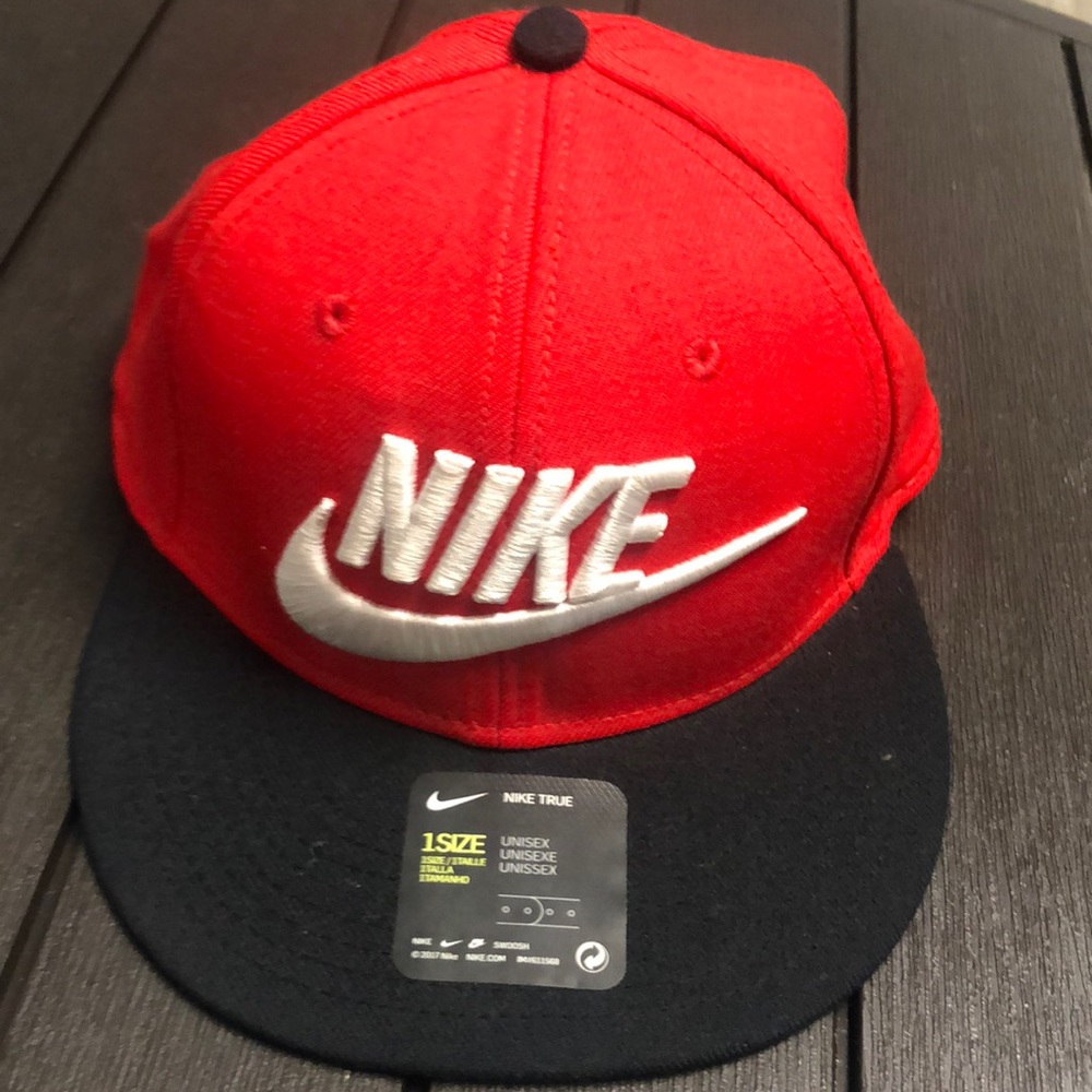 Nike Unisex Adjustable SnapBack